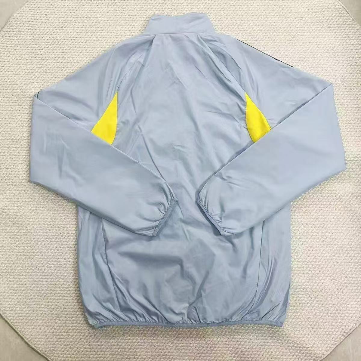 Boca Juniors 2025/26 Training Wind Jacket – Cool Grey with Yellow Panels | Fan Version