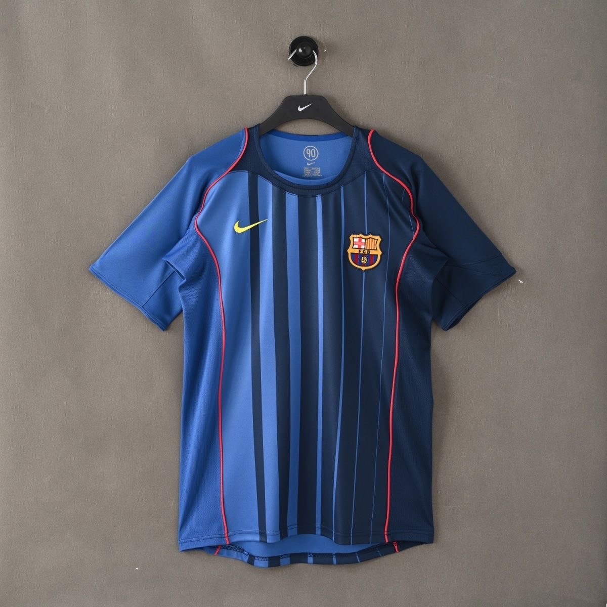 Barcelona 2004/05 Classic Retro Away Football Shirt, Fan Version