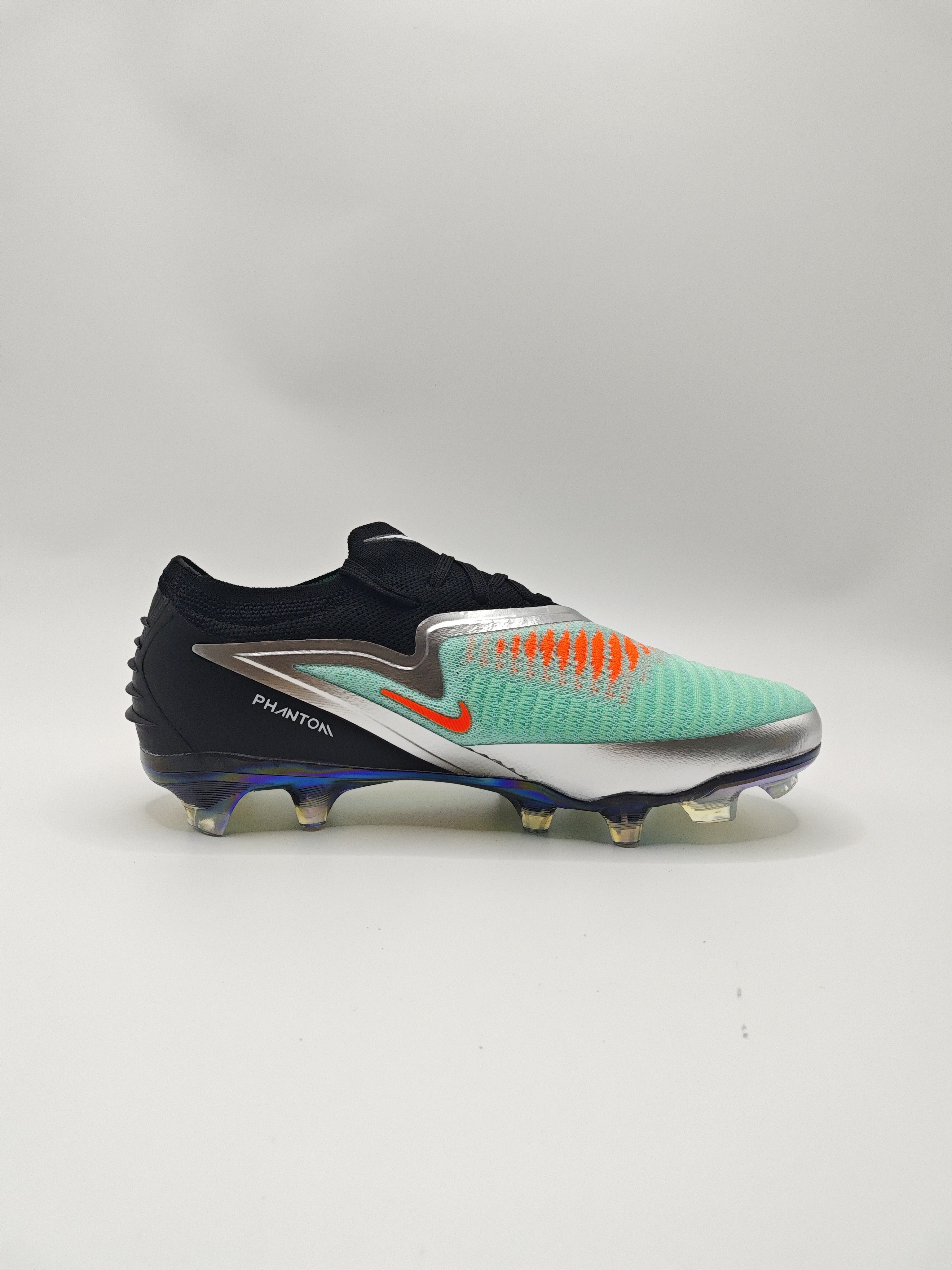 Nike Phantom GX III Low-Top Double-Layer Waterproof Fish Thread Full Knit FG Soccer Cleats