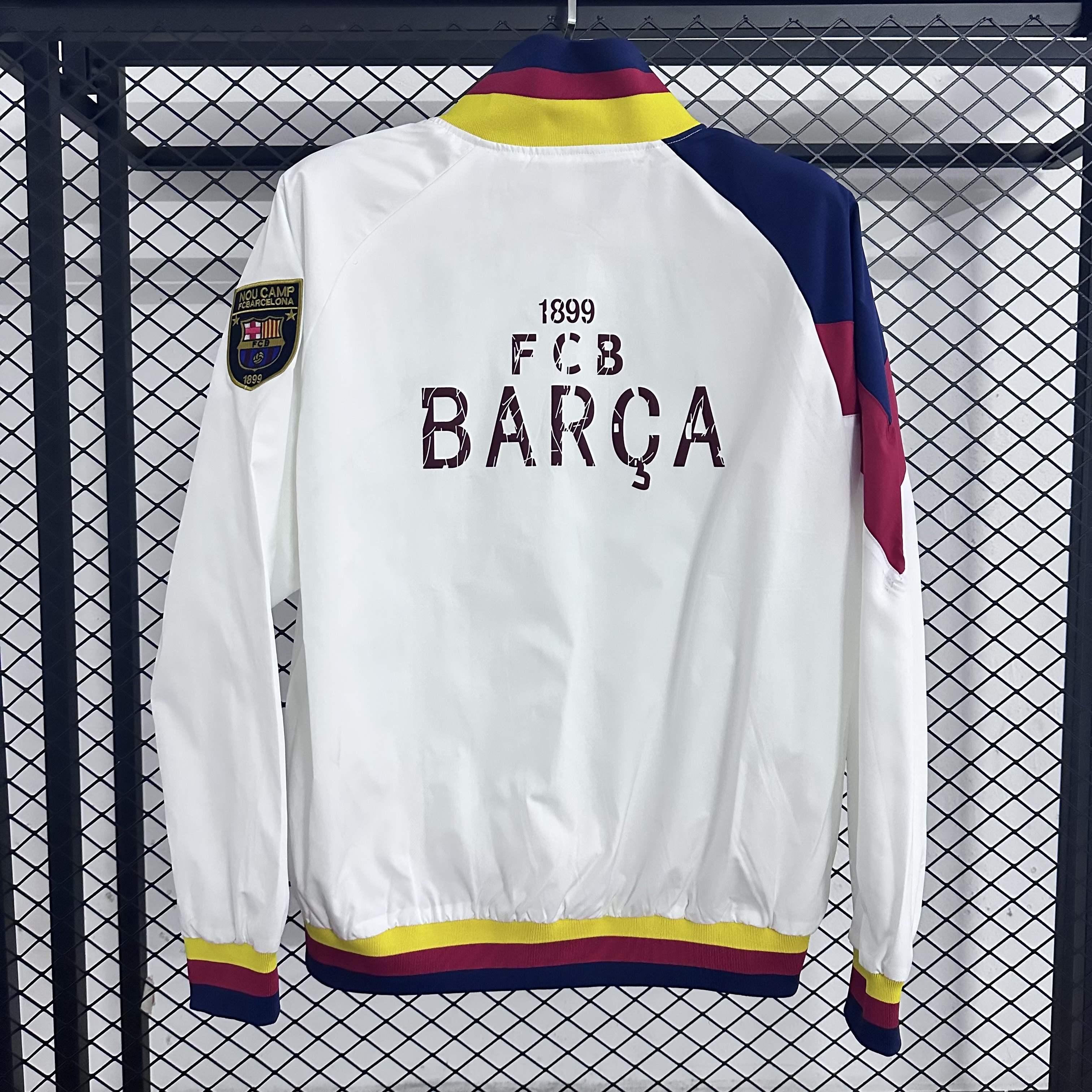 25-26 Barcelona football retro edition off field sports rest single-sided casual waterproof windbreaker jacket embroidered