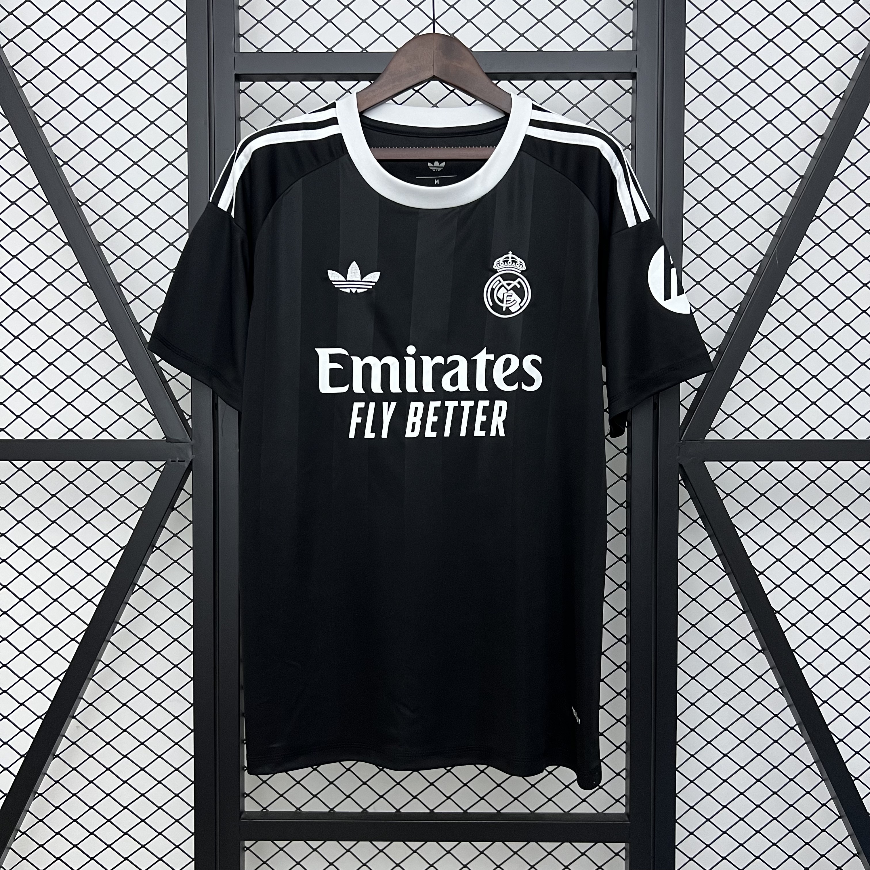 Real Madrid Black Goalkeeper Man Jersey 25/26