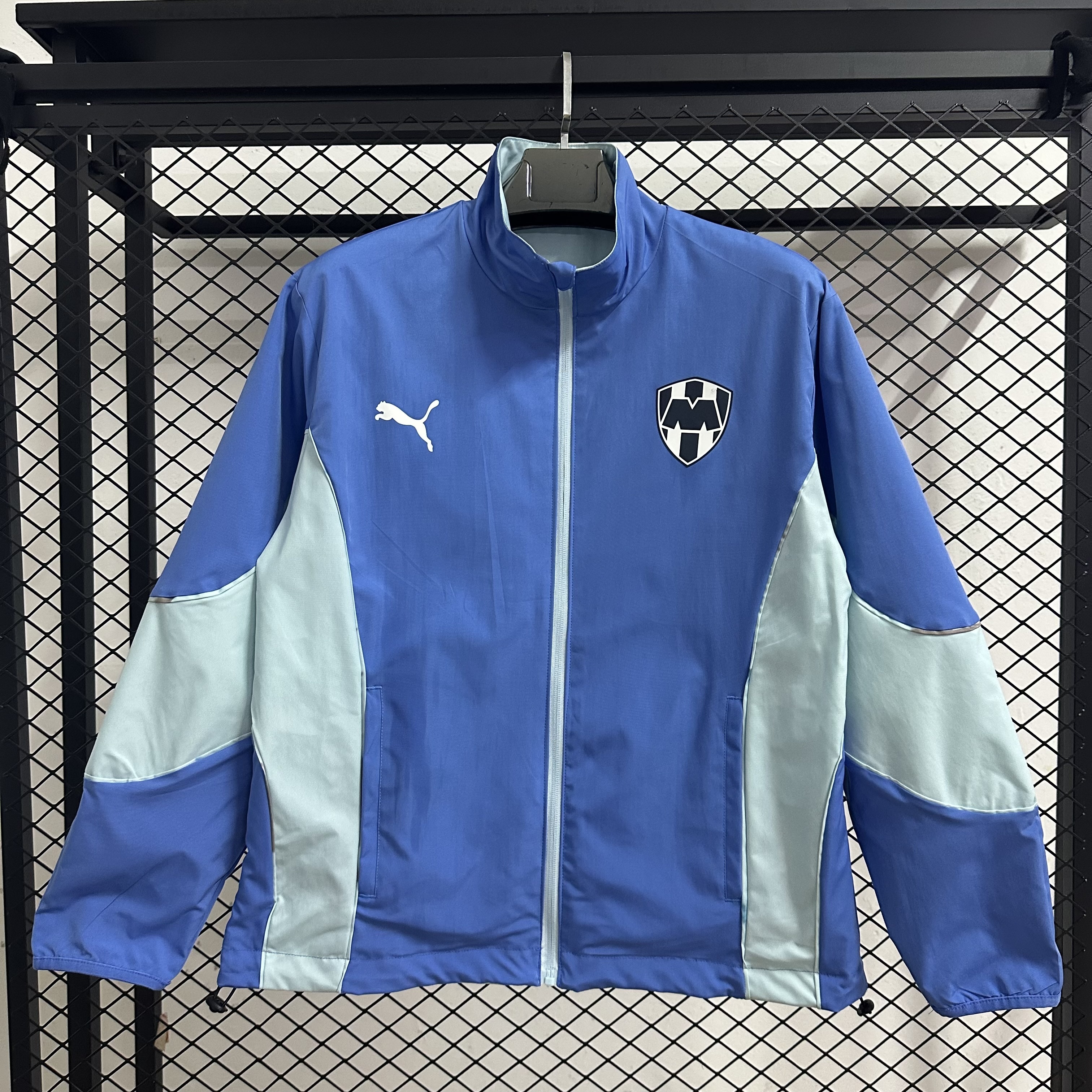 25-26 Monterey Joint Double sided Windbreaker